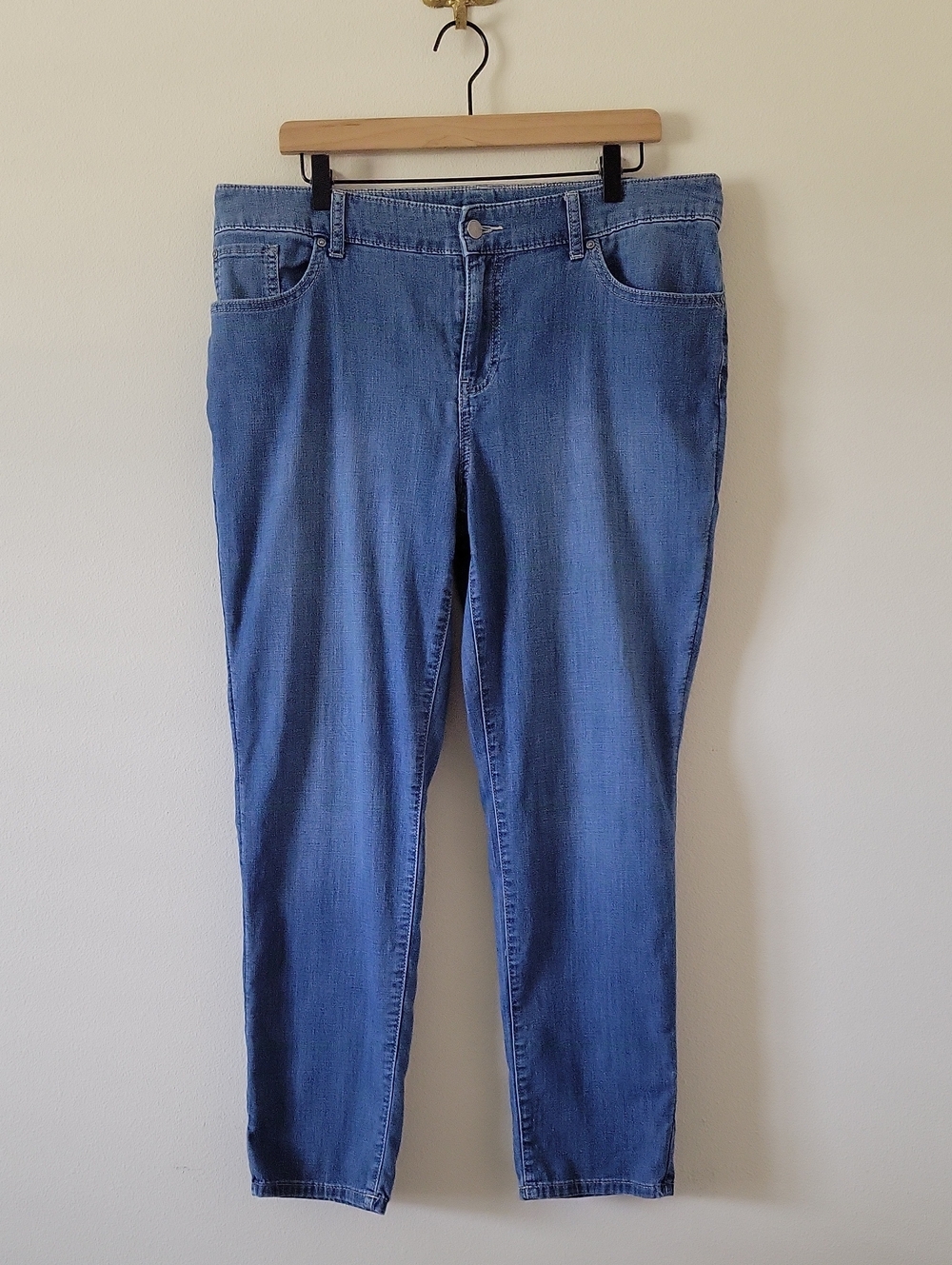 Chico's Slim Boyfriend Ankle Jeans Size 12‎